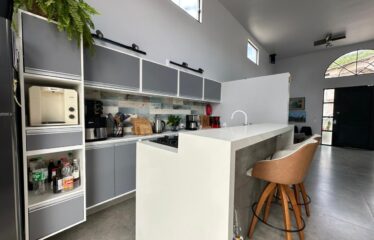 Vendo Casa á600 metros da paia de Pereque